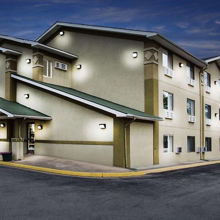 Super 8 by Wyndham Salem VA Motel Eksteriør billede